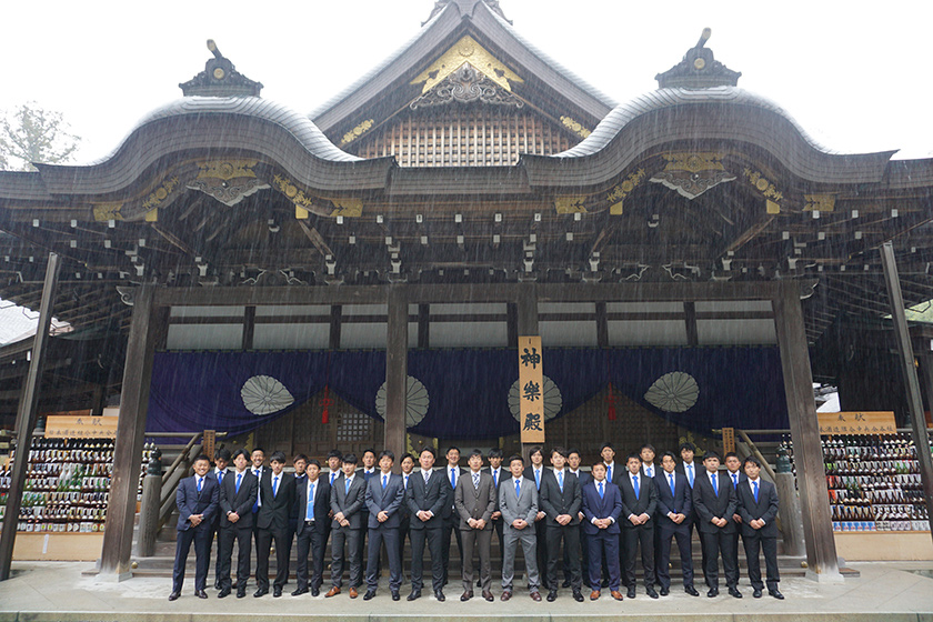伊勢神宮内宮神楽殿にて必勝祈願参拝を実施