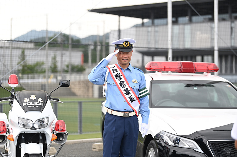 伊勢警察署1日署長に小倉理事長が就任